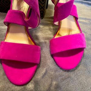 Gorgeous heels! 3.5 inches